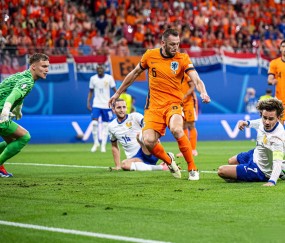 Kaiyun- 莱万多夫斯基官方宣布战术调整新规，C9引发争议！比赛高潮迭起