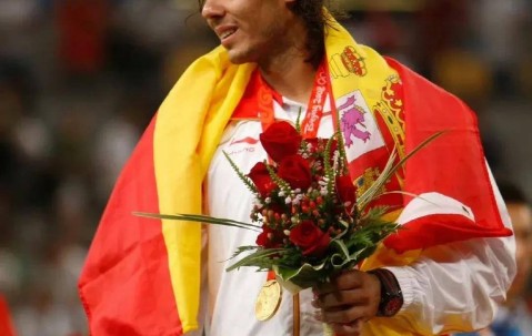 Kaiyun-费德勒重返赛场，比赛规则变更首场状态出色，C9观众沸腾！